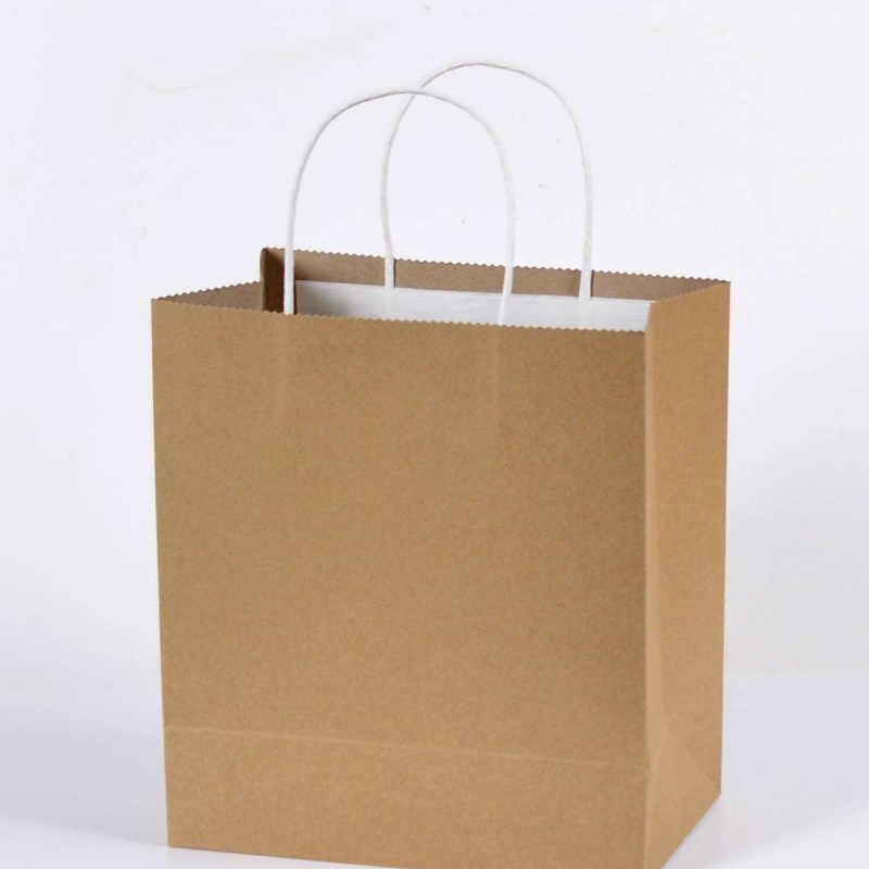 коричневые сумки из крафт-бумаги с бумажными шнурами